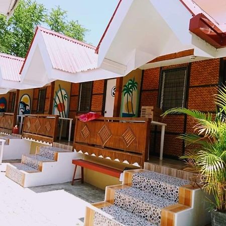Sandstorm Lodge And Cafe Puerto Galera Exteriér fotografie