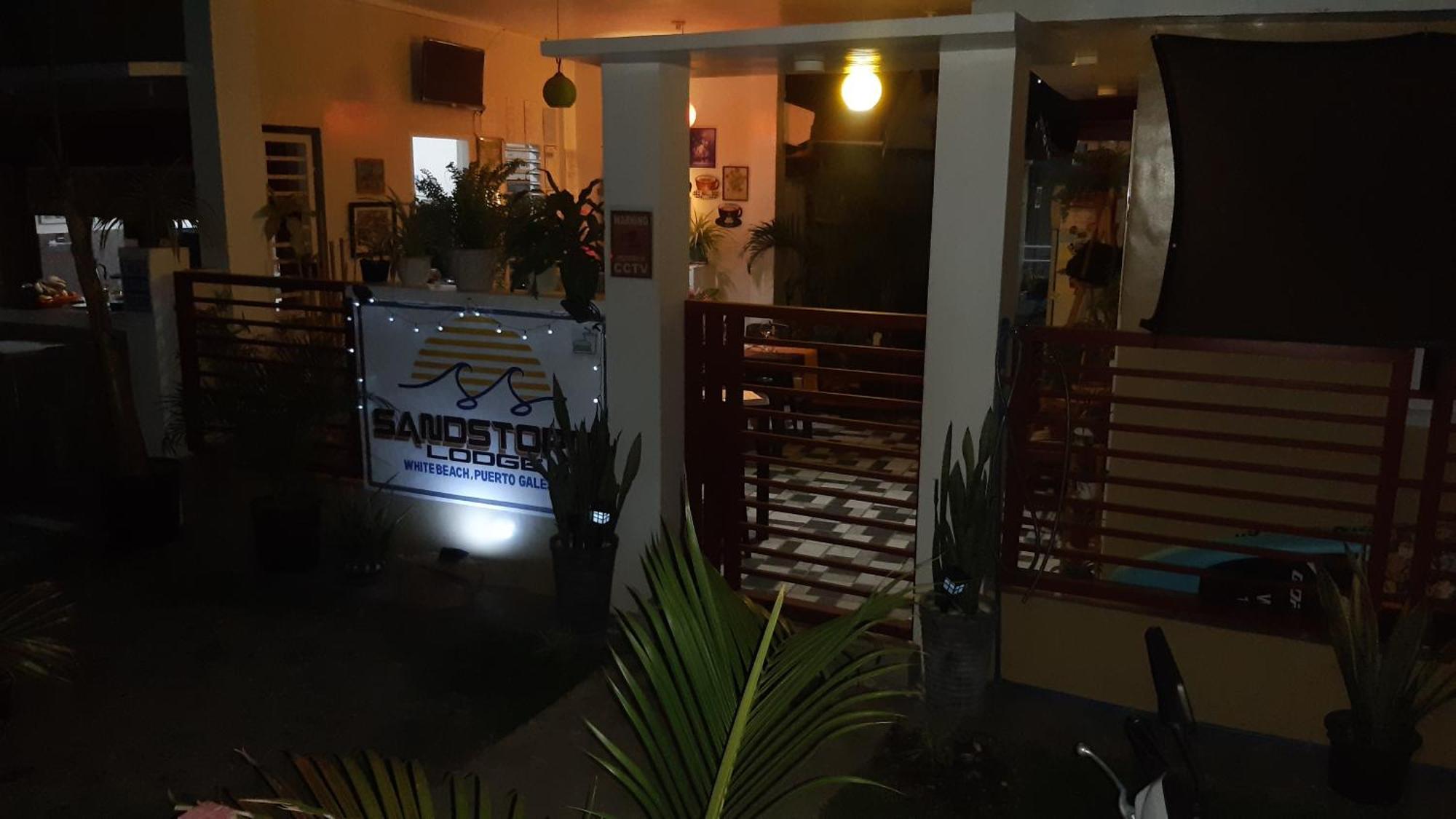 Sandstorm Lodge And Cafe Puerto Galera Exteriér fotografie